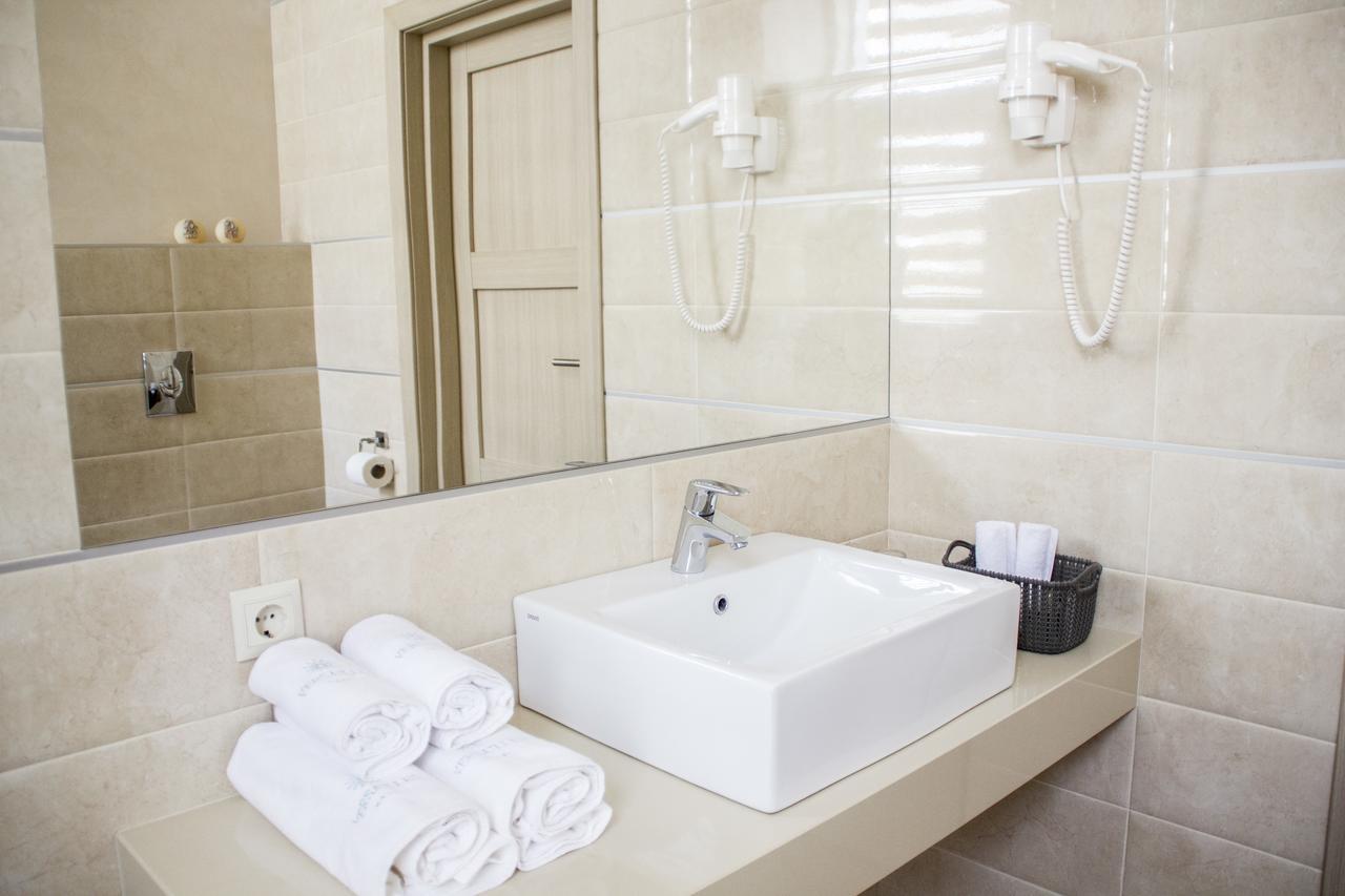 Hotel Versailles Lutsʼk Camera foto